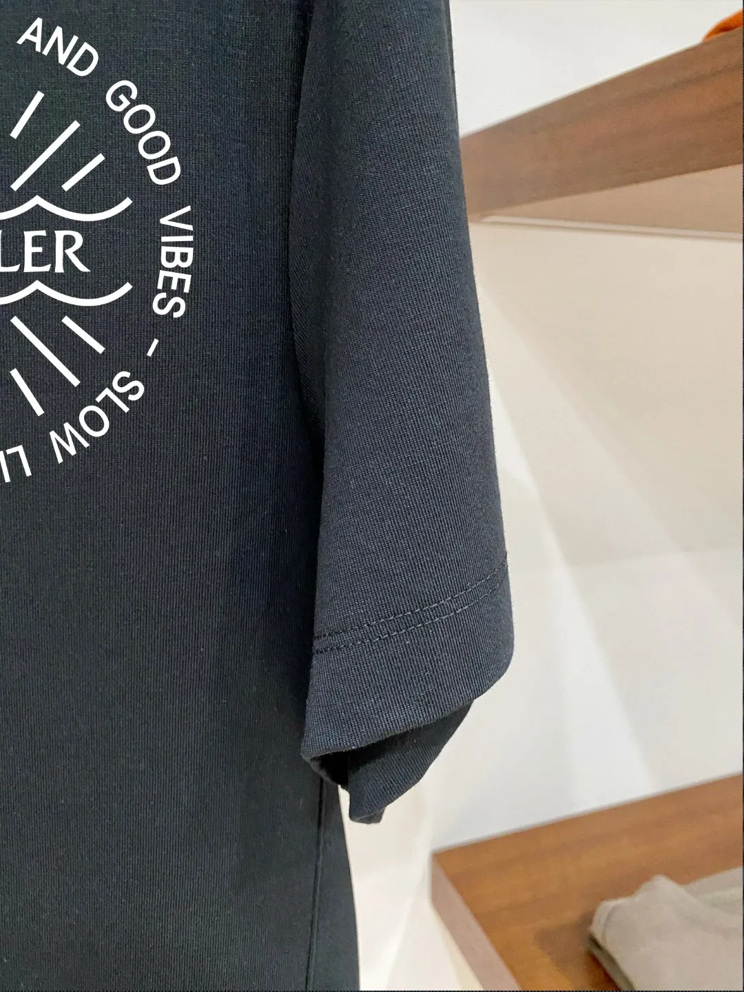 Moncler T 26s New Arrival Supima 210 ， ， + ， ， ， ， ， Breathable， ！ ， ， ，Series ， 5 ， ， 100 ， 1% . Versatile， 。 Breathable， ：White// /Light Green /Khaki / /Black Sizes：M-3XL Size ：178-130 L